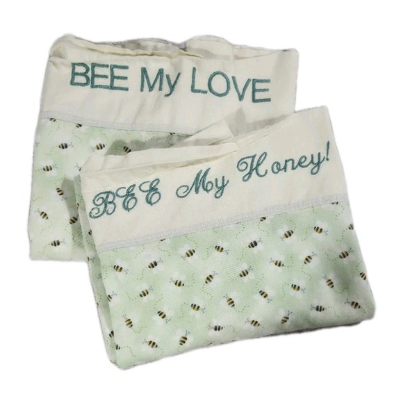 The Unbranded Brand Other - Vintage Embroidered Busy Bees Sage Green Standard Pillowcases